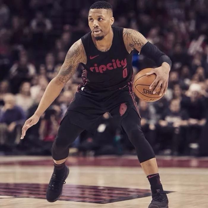 更是在比赛 更是在比赛