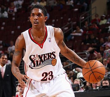 他在场上用 他在场上用