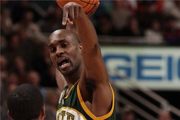 数据帝：浓眉23+13+10+7变近31年首人 神将狂揽9助攻10三分创纪录