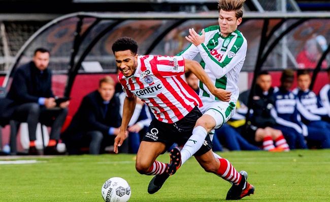 通过社交媒 通过社交媒